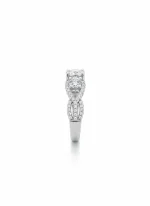 18K white gold solitaire ring with zircon (American diamond) stones and twisted pavé band, 3.75 grams